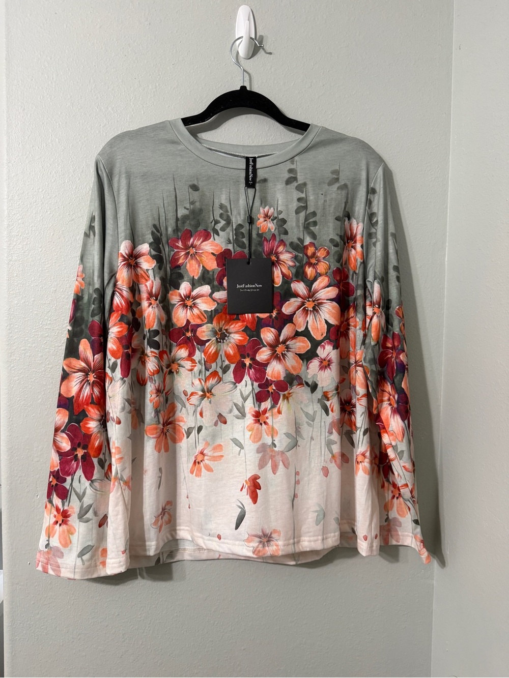 Beautiful Floral Ombre Long Sleeve Shirt Green to White w/ Coral Flowers L NWT